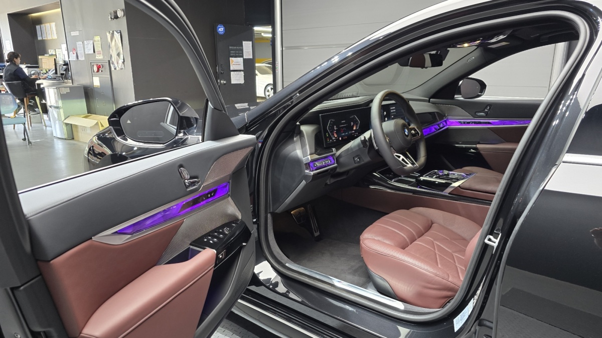 BMW 7 Series, 2025 — фото 9 из 12