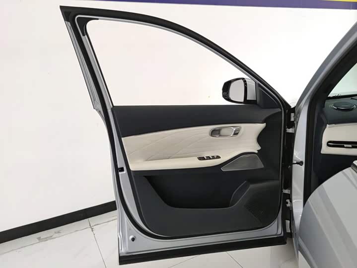 Geely Galaxy Starship 7, 2025 — фото 7 из 9