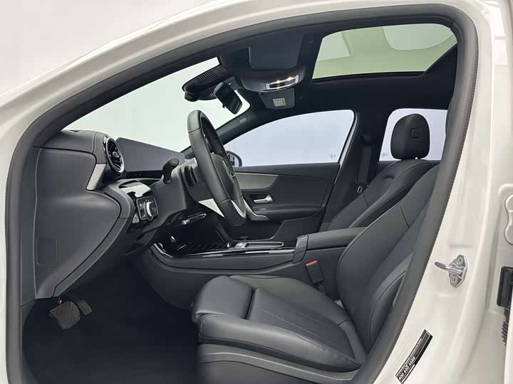 Mercedes-Benz A-Class, 2023 — фото 5 из 9