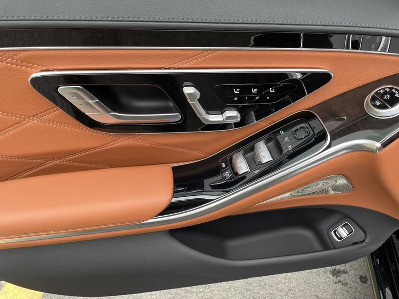 Mercedes-Benz Maybach S-Class, 2024 — фото 12 из 12