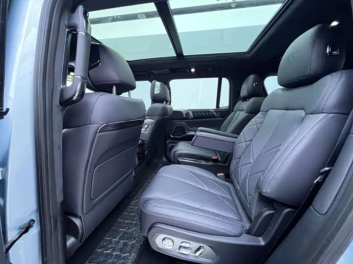 BYD FangChengBao Leopard 8, 2024 — фото 6 из 9