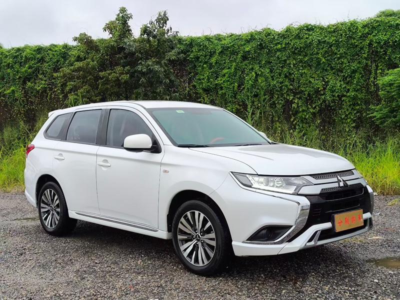 Mitsubishi Outlander, 2021 — фото 3 из 10