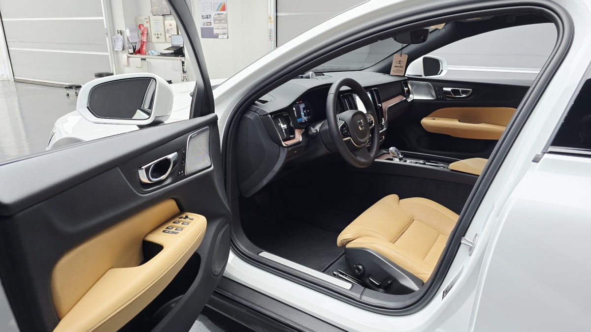 Volvo V60, 2025 — фото 9 из 12