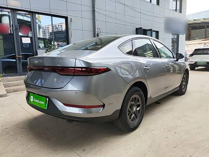 BYD Qin Plus, 2026 — фото 7 из 9
