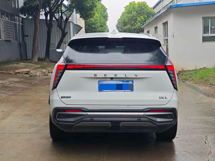 Geely Atlas L, 2023 — фото 5 из 9