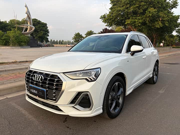 Audi Q3, 2022 — купить в Санкт-Петербурге под ключ