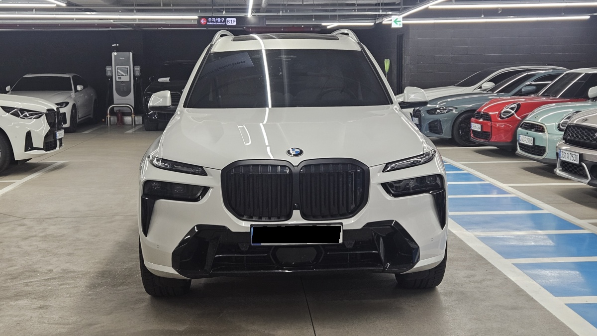BMW X7, 2025 — фото 3 из 10