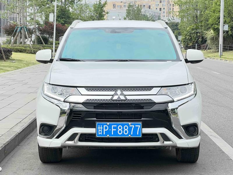 Mitsubishi Outlander, 2022 — фото 2 из 12