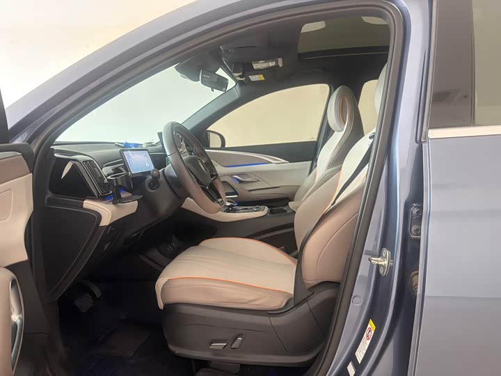 BYD Song Pro Hybrid, 2023 — фото 4 из 9