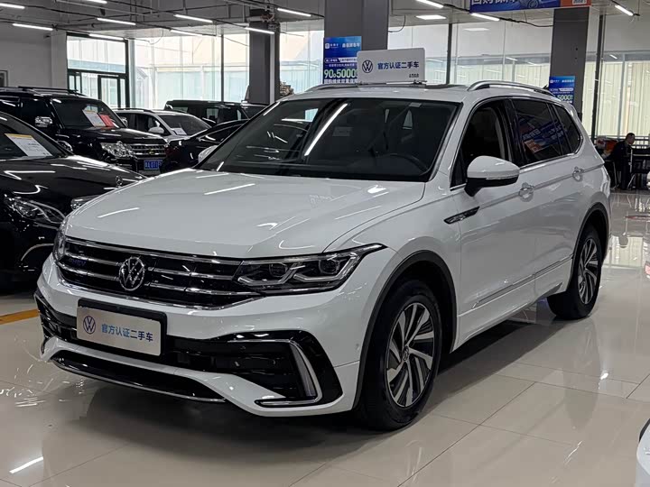 Volkswagen Tiguan L Hybrid, 2023 — купить в Казани под ключ