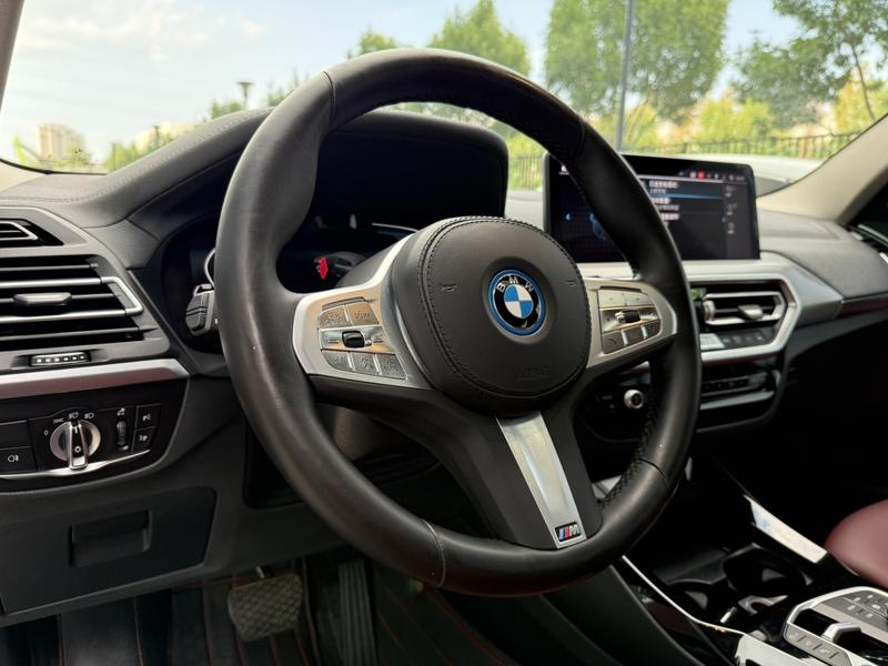 BMW iX3, 2022 — фото 10 из 12