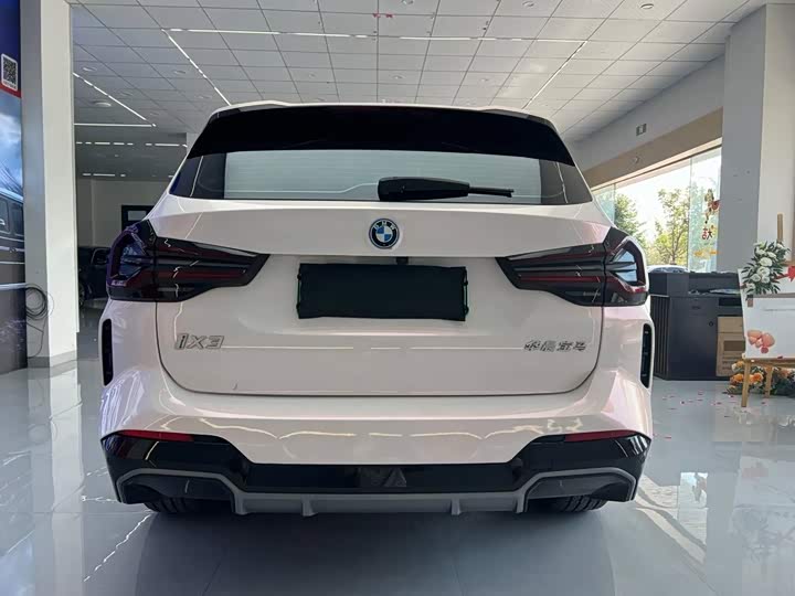 BMW iX3, 2023 — фото 4 из 9