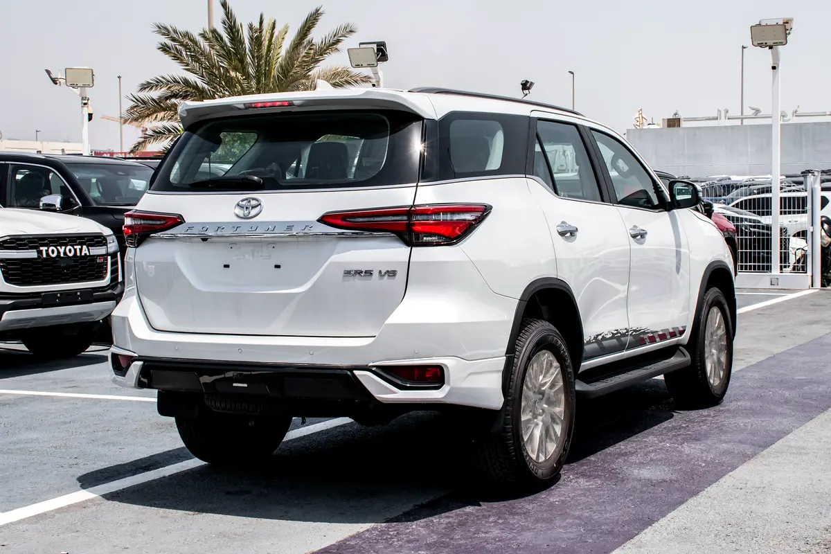 Toyota Fortuner, 2026 — фото 7 из 10