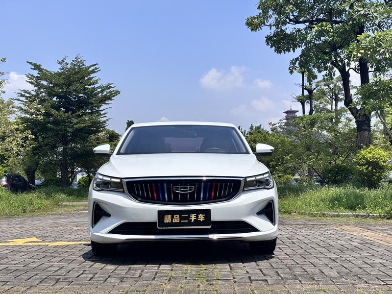Geely Emgrand, 2022 — фото 2 из 12