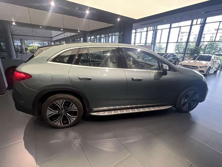 Mercedes-Benz EQE SUV, 2024 — фото 4 из 9