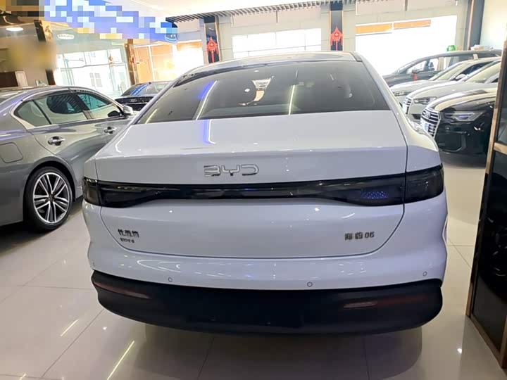 BYD Seal 05 DM-i Hybrid, 2025 — фото 6 из 9