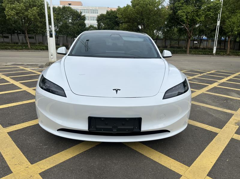 Tesla Model 3, 2025 — фото 2 из 10