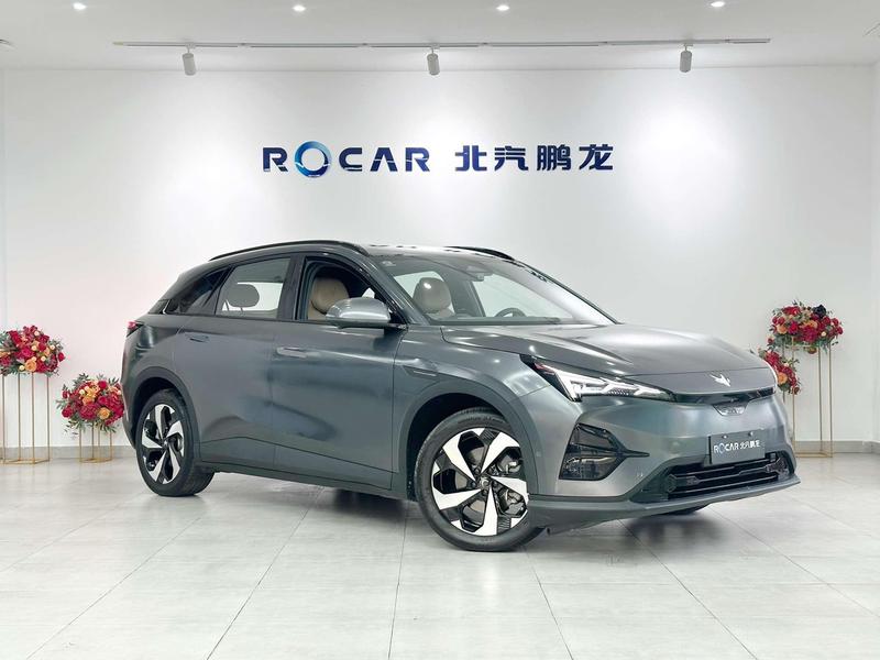 BAIC Arcfox Alpha T5, 2024 — фото 3 из 11