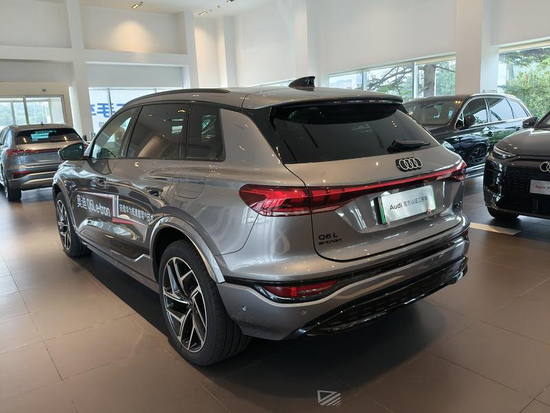 Audi Q6L e-tron, 2025 — фото 4 из 12