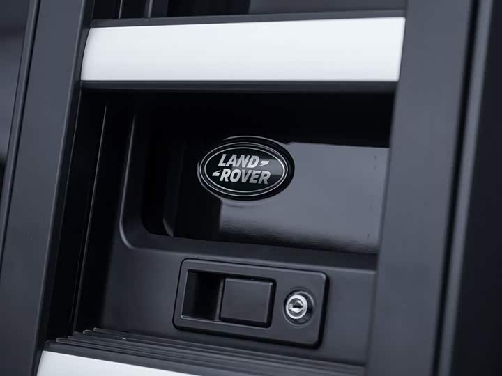 Land Rover Defender, 2023 — фото 9 из 9