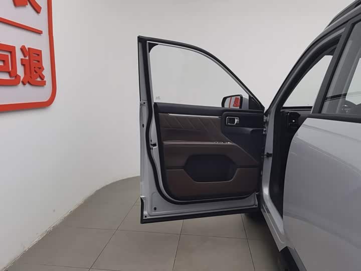 Wuling Starlight 560 Hybrid/EV, 2025 — фото 8 из 9
