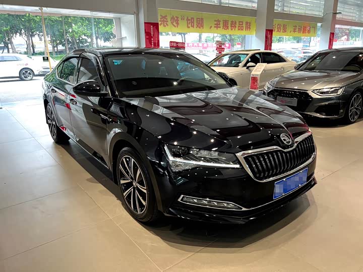 Skoda Superb, 2023 — фото 3 из 9