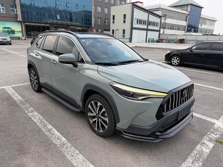 Toyota Corolla Cross, 2021 — фото 2 из 9