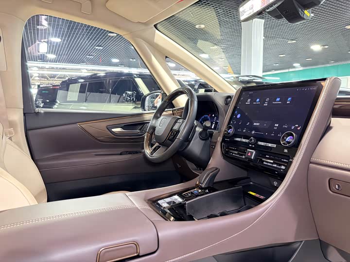 Toyota Vellfire, 2023 — фото 9 из 9