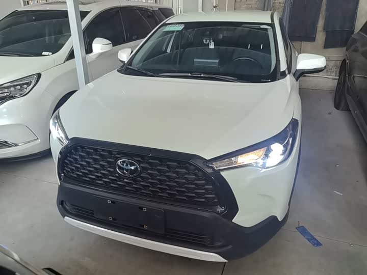 Toyota Corolla Cross, 2022 — фото 3 из 9