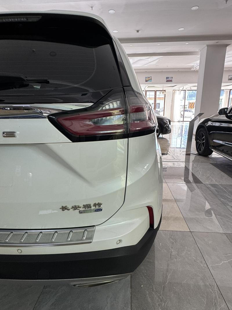 Ford Edge, 2022 — фото 7 из 12