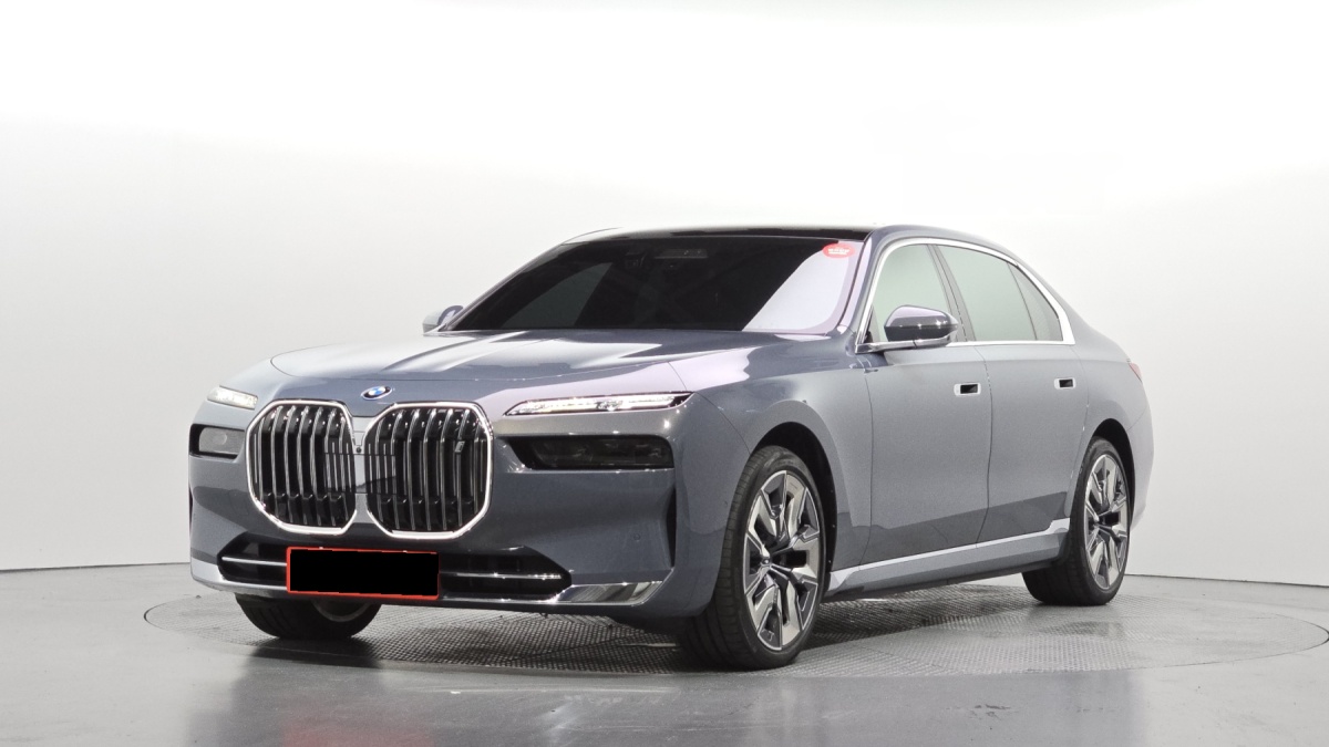 BMW i7, 2023 — купить в Тольятти под ключ