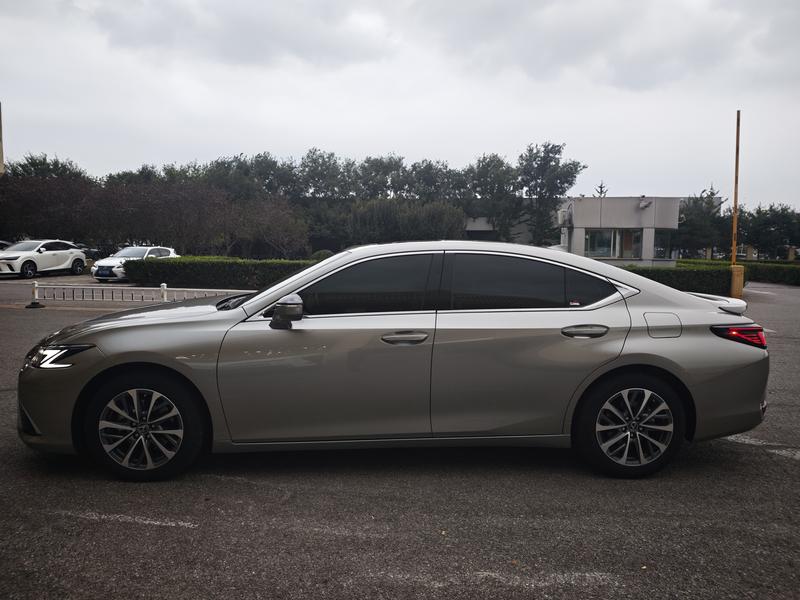Lexus ES, 2025 — фото 3 из 9