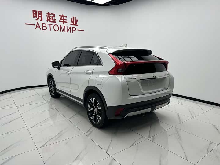 Mitsubishi Eclipse Cross, 2022 — фото 8 из 9