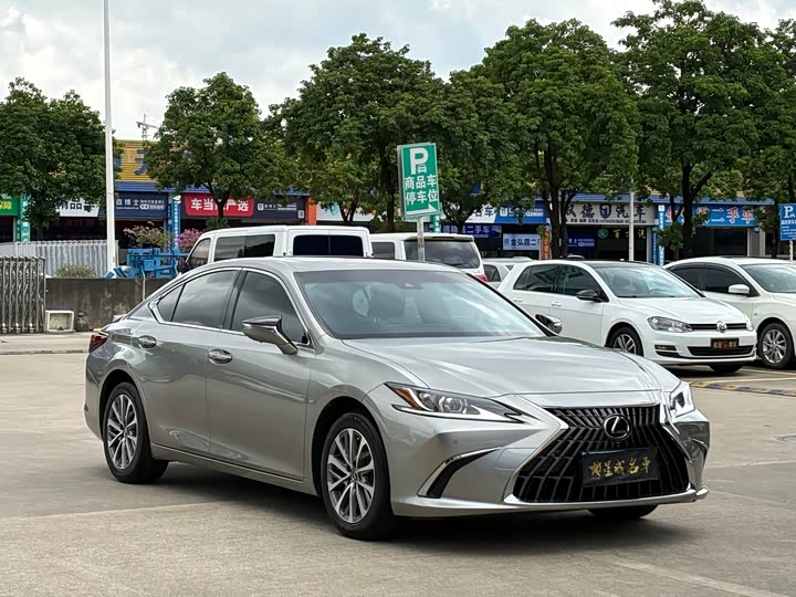 Lexus ES, 2023 — фото 3 из 9