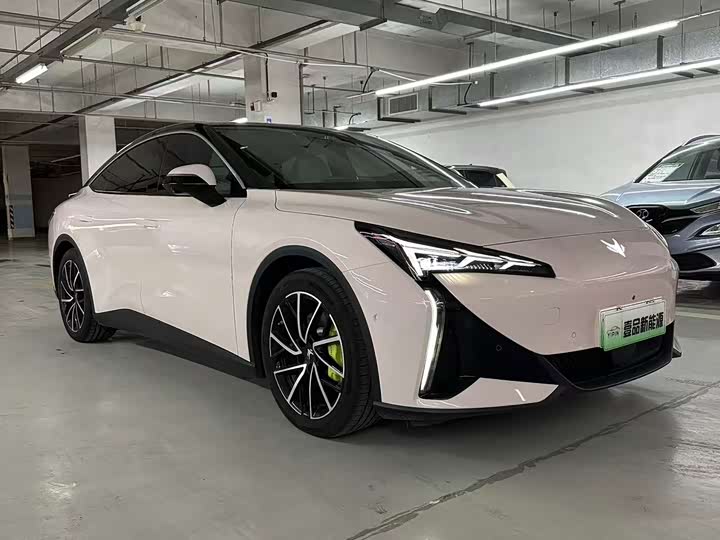 BAIC Arcfox Alpha S5, 2024 — фото 3 из 9