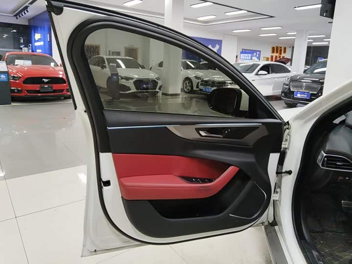 Jaguar XE L, 2023 — фото 7 из 9