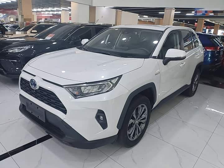 Toyota RAV4, 2023 — купить в Иванове под ключ