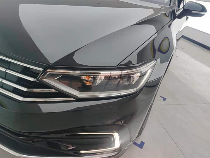 Volkswagen Magotan GTE Hybrid, 2023 — фото 5 из 9