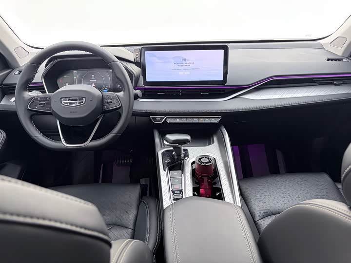Geely Preface, 2022 — фото 6 из 9