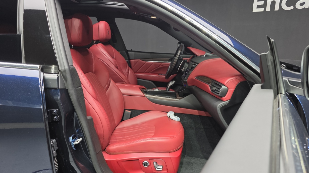Maserati Levante, 2022 — фото 10 из 12