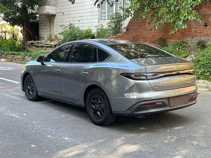 BYD Seal 05 DM-i Hybrid, 2024 — фото 6 из 9