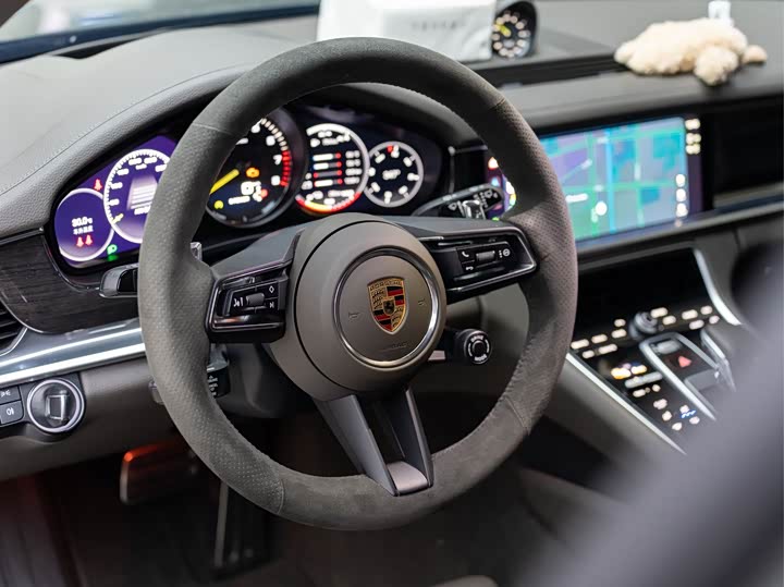 Porsche Panamera Hybrid, 2023 — фото 8 из 9