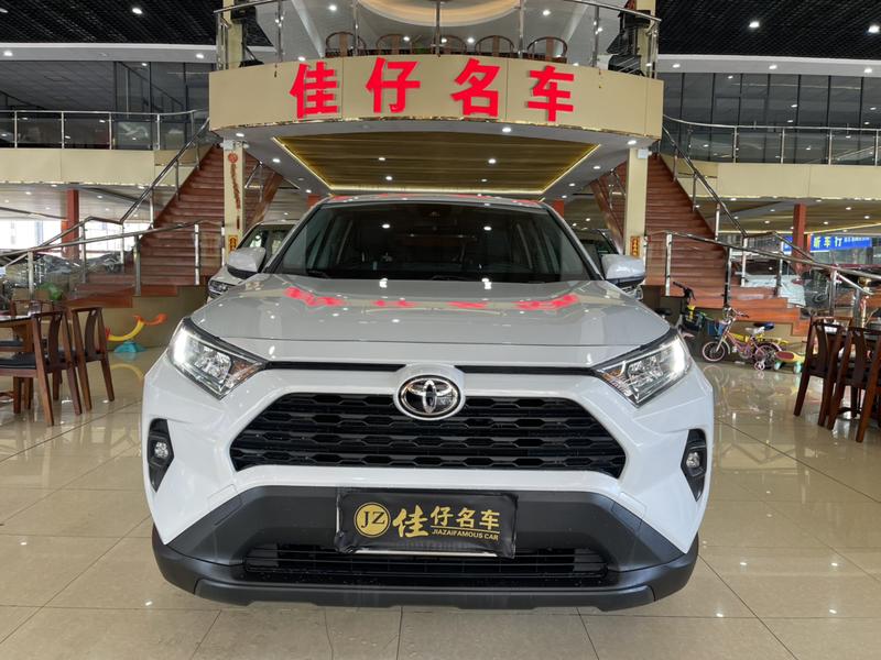 Toyota RAV4, 2023 — фото 2 из 12