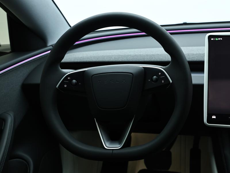 Tesla Model 3, 2025 — фото 9 из 12
