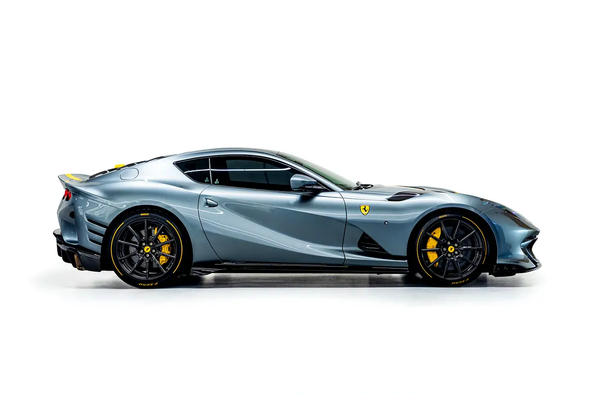 Ferrari 812, 2023 — фото 4 из 10