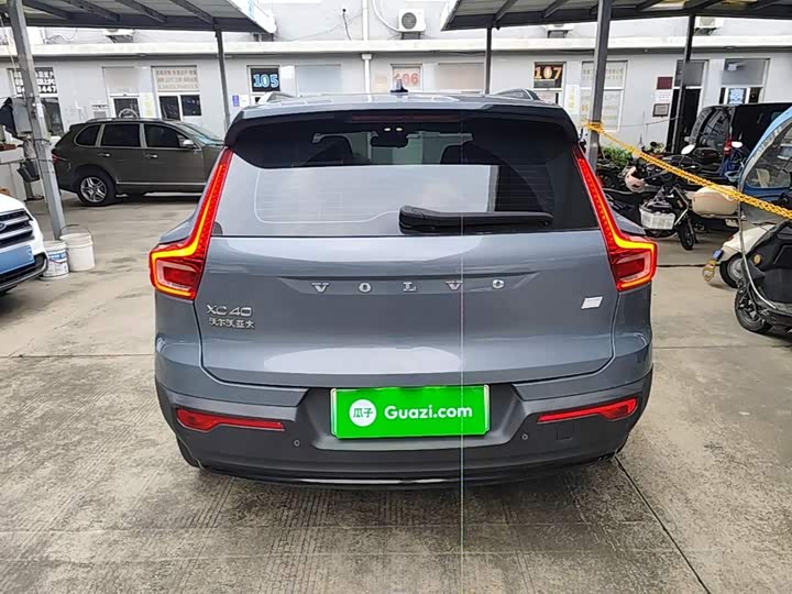 Volvo XC40 EV, 2022 — фото 6 из 9