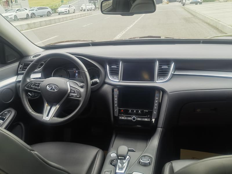 Infiniti QX50, 2022 — фото 8 из 10