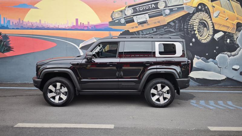 BAIC Beijing BJ40 Hybrid, 2025 — фото 4 из 12