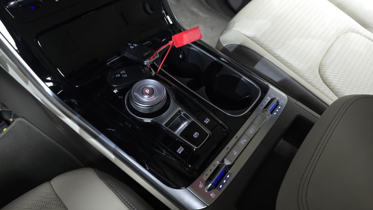 Kia Carnival, 2023 — фото 9 из 12