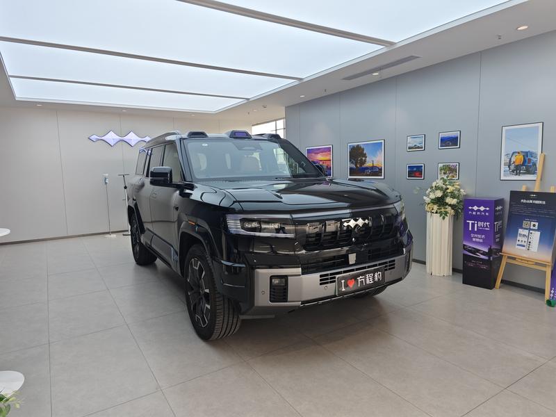 BYD FangChengBao Leopard 8, 2026 — фото 3 из 11